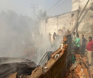 कोरबा ब्रेकिंग : जिला अस्पताल के सामने हैंड ग्लव्स गोदाम में भीषण आग