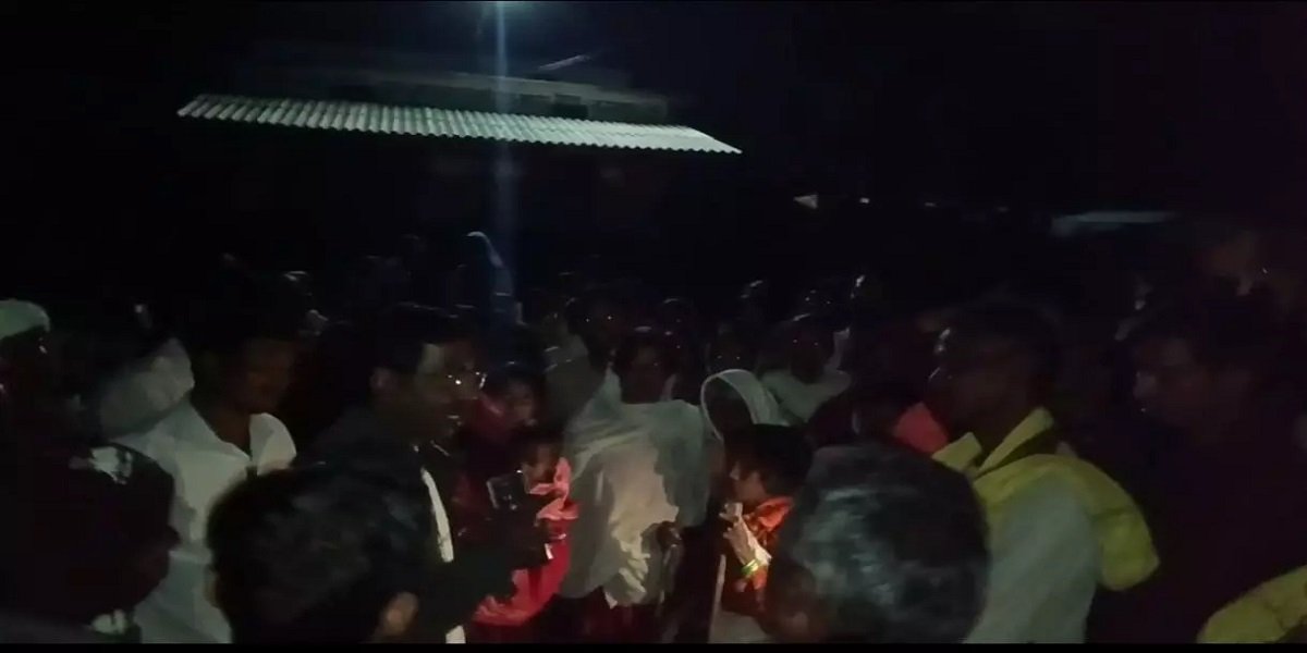 CG News : चावल ना मिलने पर भड़के लोग, सेल्समैन की बदतमीजी का मामला आया सामने