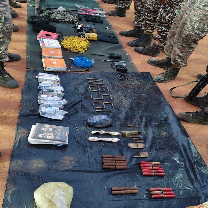 CG News : CRPF और पुलिस की संयुक्त कार्रवाई में नक्सलियों की साजिश नाकाम, बारसूर के जंगलों में मिला विस्फोटक जखीरा